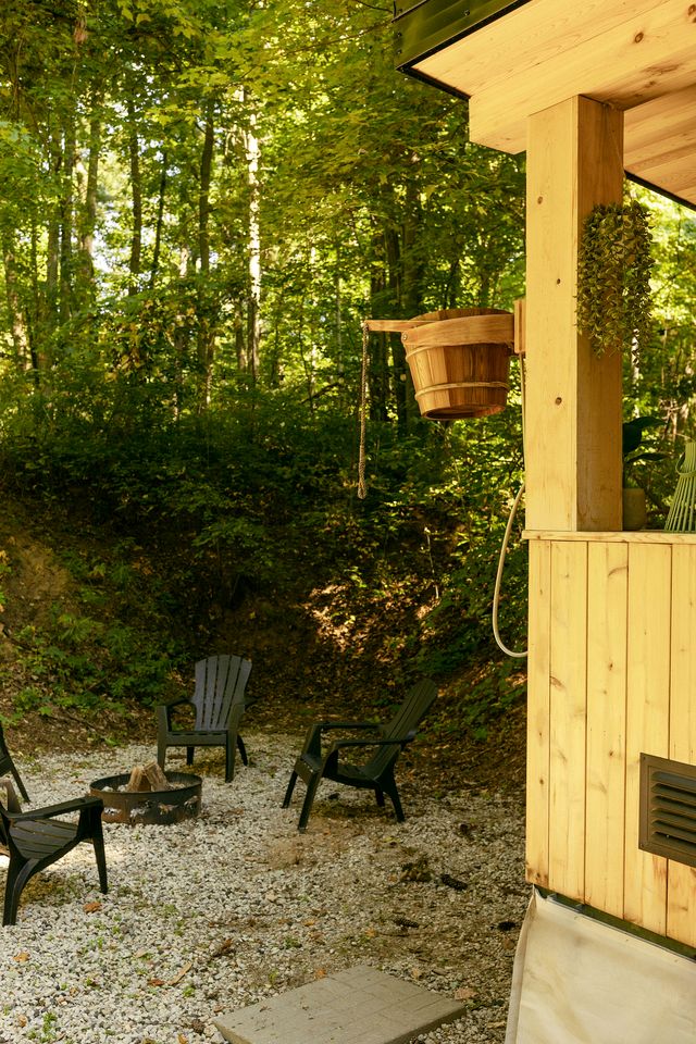 Secluded Cozy All-Season Semi Off-Grid Tiny Home Agritourism Farmstay with Private Nordic Spa Experience Near Simcoe, Norfolk County, Ontario