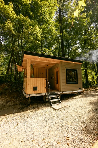 Secluded Cozy All-Season Semi Off-Grid Tiny Home Agritourism Farmstay with Private Nordic Spa Experience Near Simcoe, Norfolk County, Ontario