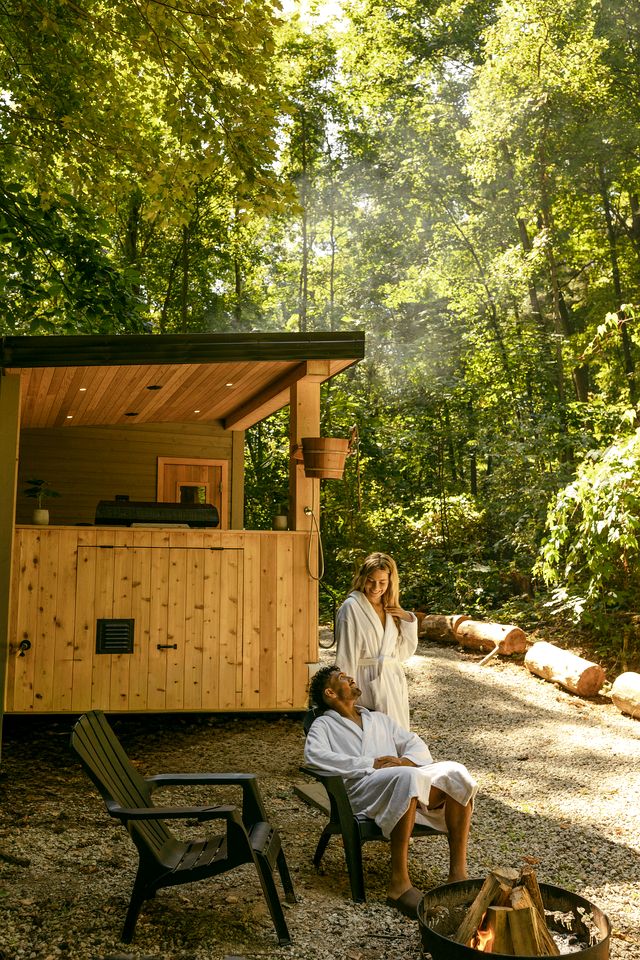 Secluded Cozy All-Season Semi Off-Grid Tiny Home Agritourism Farmstay with Private Nordic Spa Experience Near Simcoe, Norfolk County, Ontario