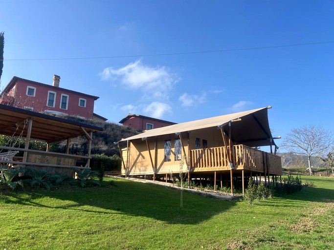 Safari Tents (Italy, --, --)