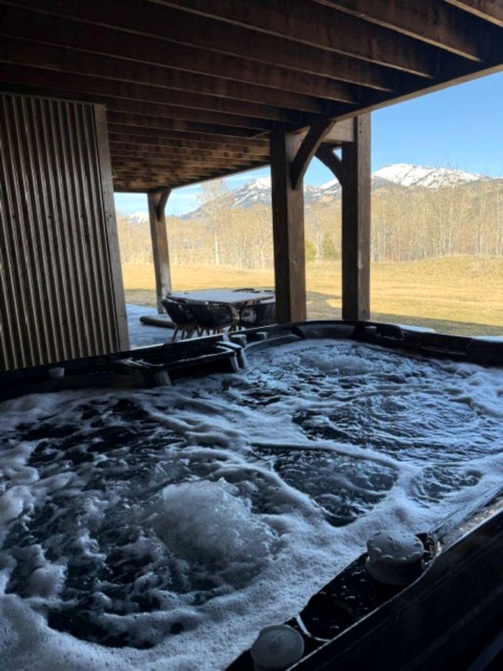 Luxury Mountain Lodge with Panoramic Views in Afton, Wyoming
