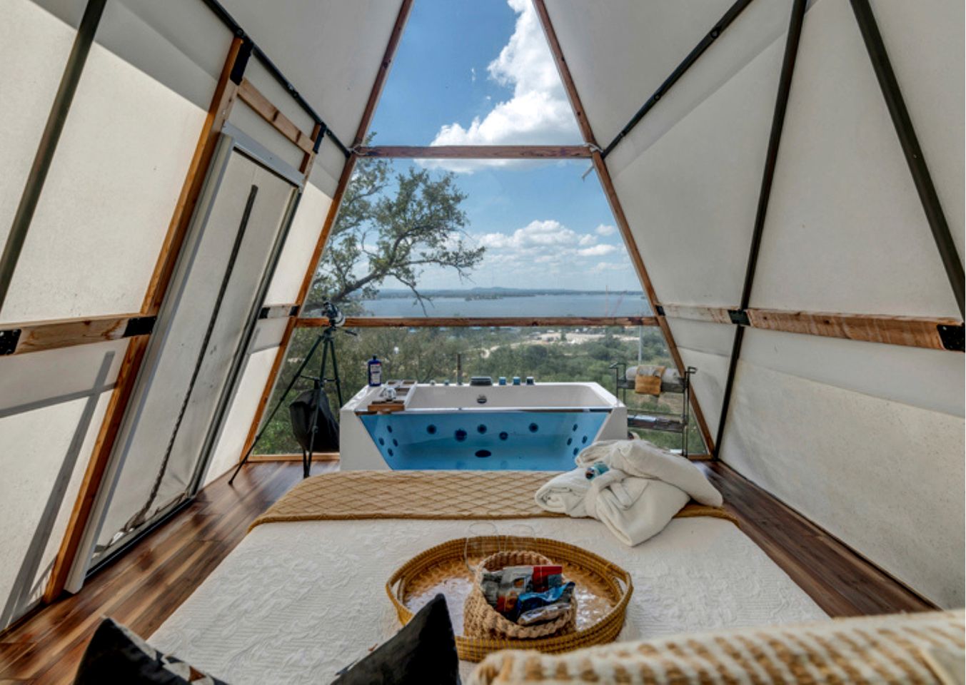 One-of-a-Kind Cliffside Glamping Experience with Sky Views in Cottonwood Shores, Texas