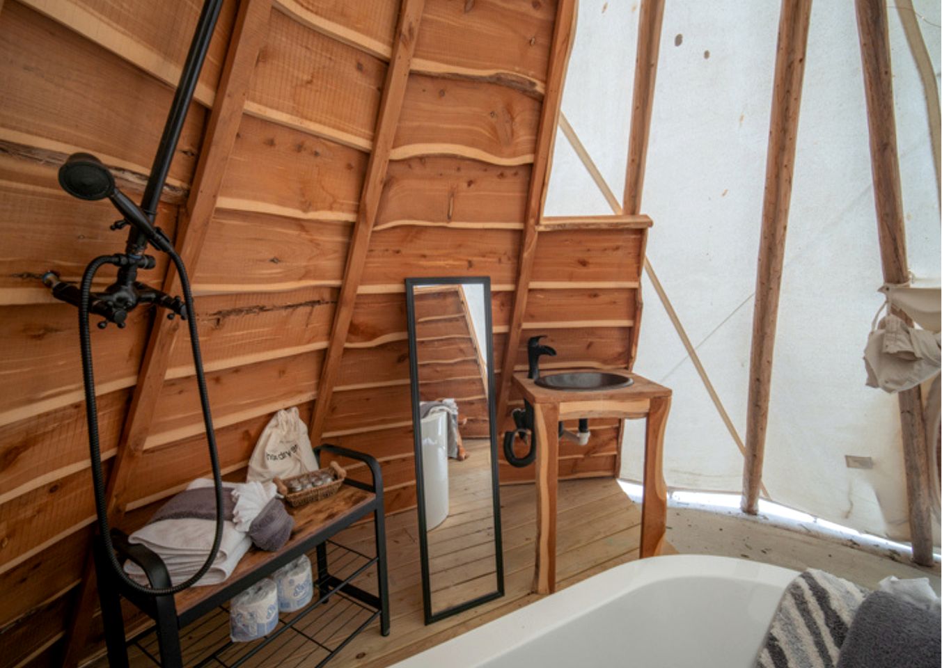 Cliffside Tipi Retreat with Jetted Soak & Sunset Skies in Cottonwood Shores, Texas