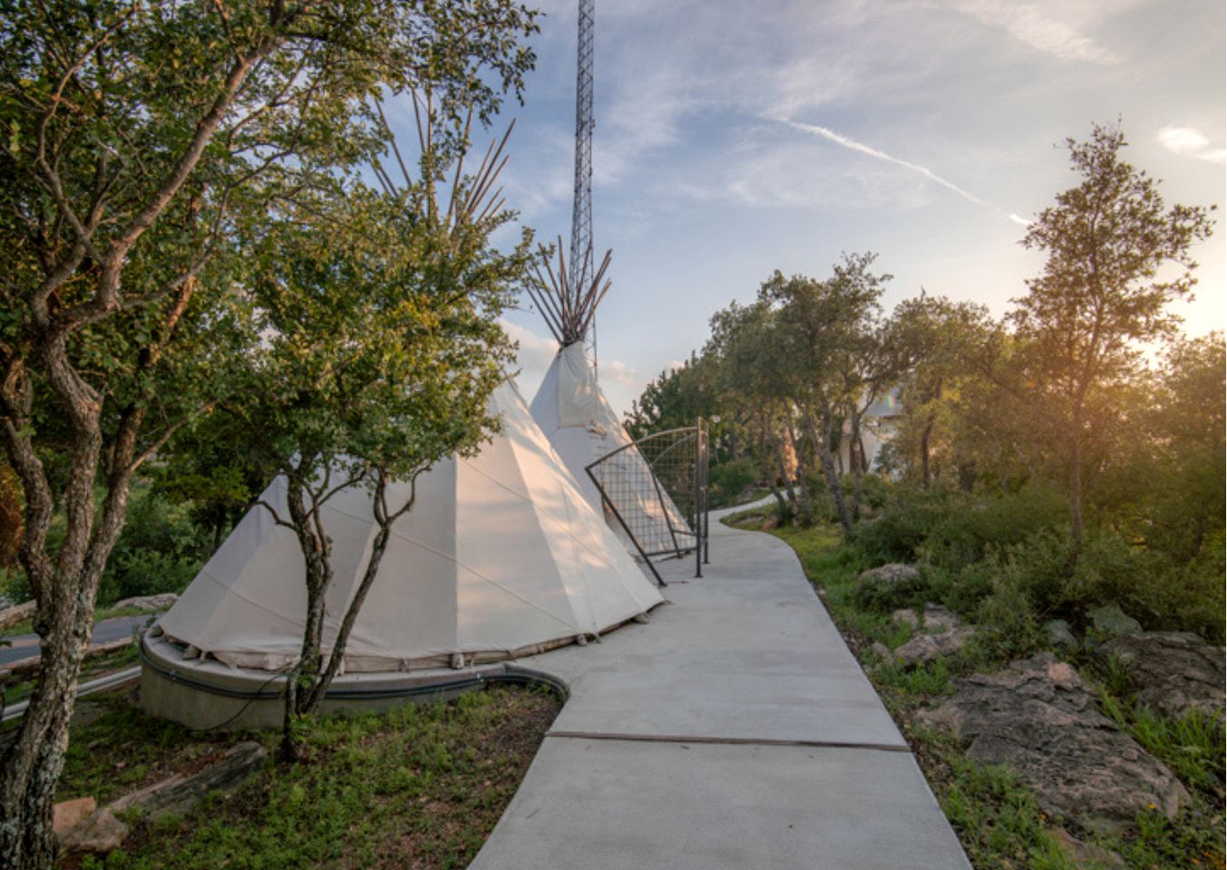 Cliffside Tipi Retreat with Jetted Soak & Sunset Skies in Cottonwood Shores, Texas