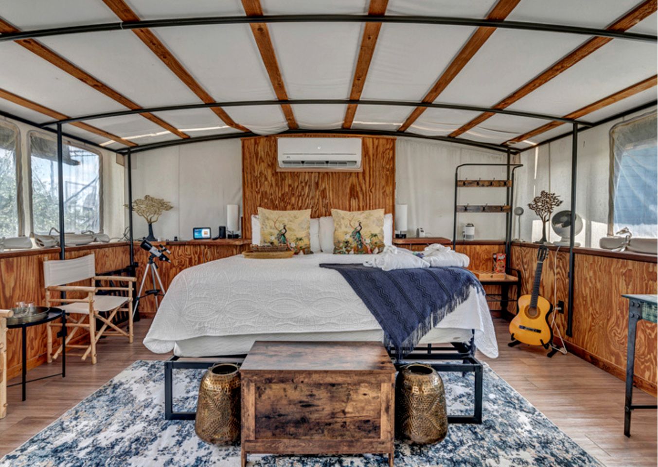 Glamping Retreat with Outdoor Tub & Panoramic Sky Views in Cottonwood Shores, Texas