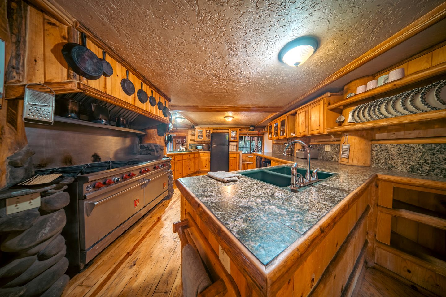 Rustic-Modern Lodge Retreat for Unplugged Group Time in Truckee, California