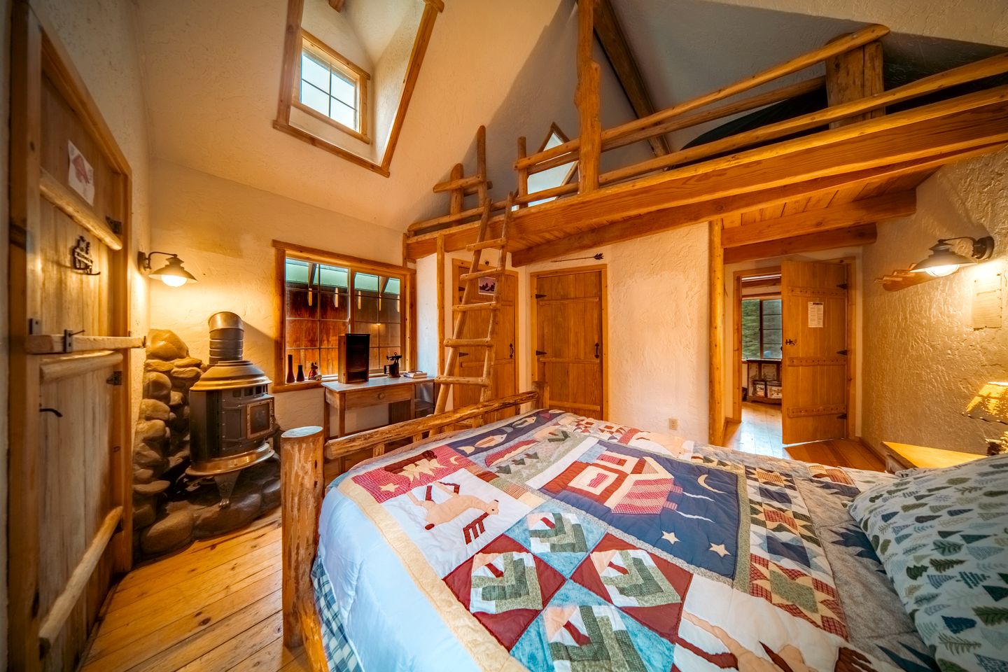 Rustic-Modern Lodge Retreat for Unplugged Group Time in Truckee, California