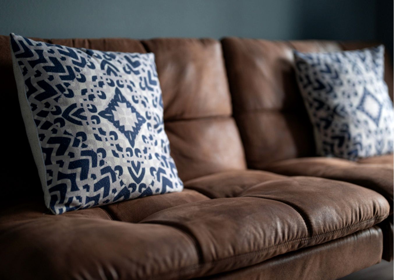 Unique Container Escape with Panoramic Hilltop Views in Cottonwood Shores, Texas