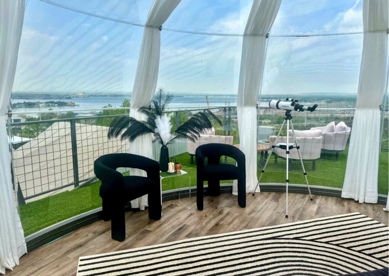 Dreamy Glass Dome Escape Under the Stars in Cottonwood Shores, Texas