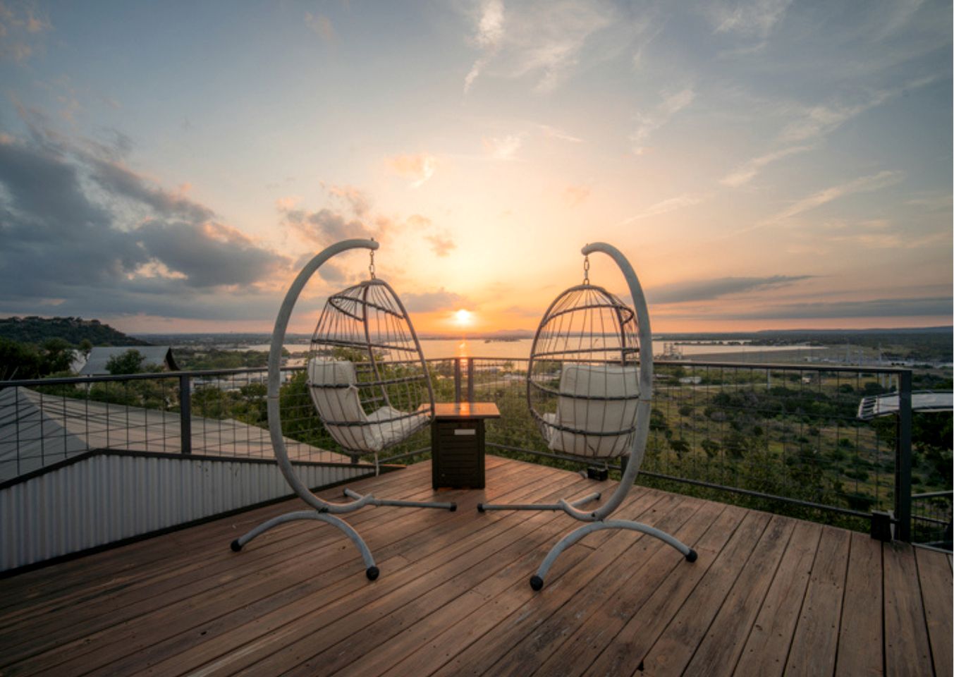 Dreamy Glass Dome Escape Under the Stars in Cottonwood Shores, Texas