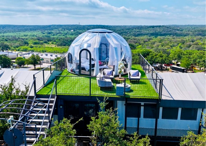 Dreamy Glass Dome Escape Under the Stars in Cottonwood Shores, Texas