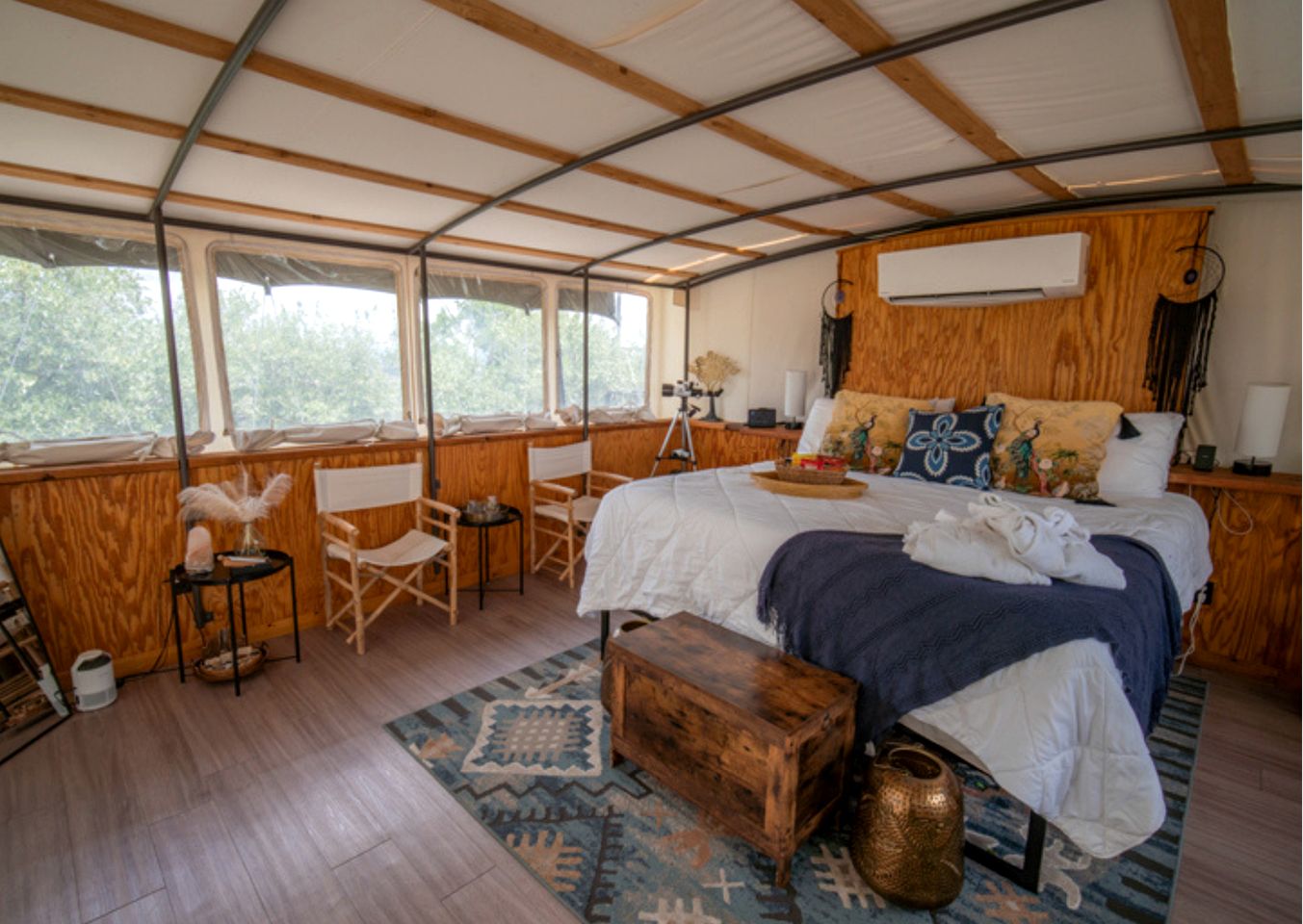Serene Glampominium Escape with Outdoor & Indoor Showers in Cottonwood Shores, Texas