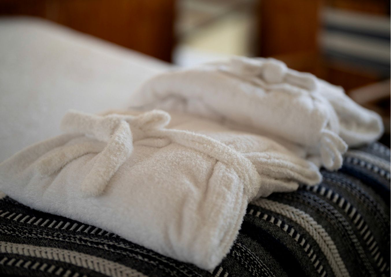 Serene Glampominium Escape with Outdoor & Indoor Showers in Cottonwood Shores, Texas