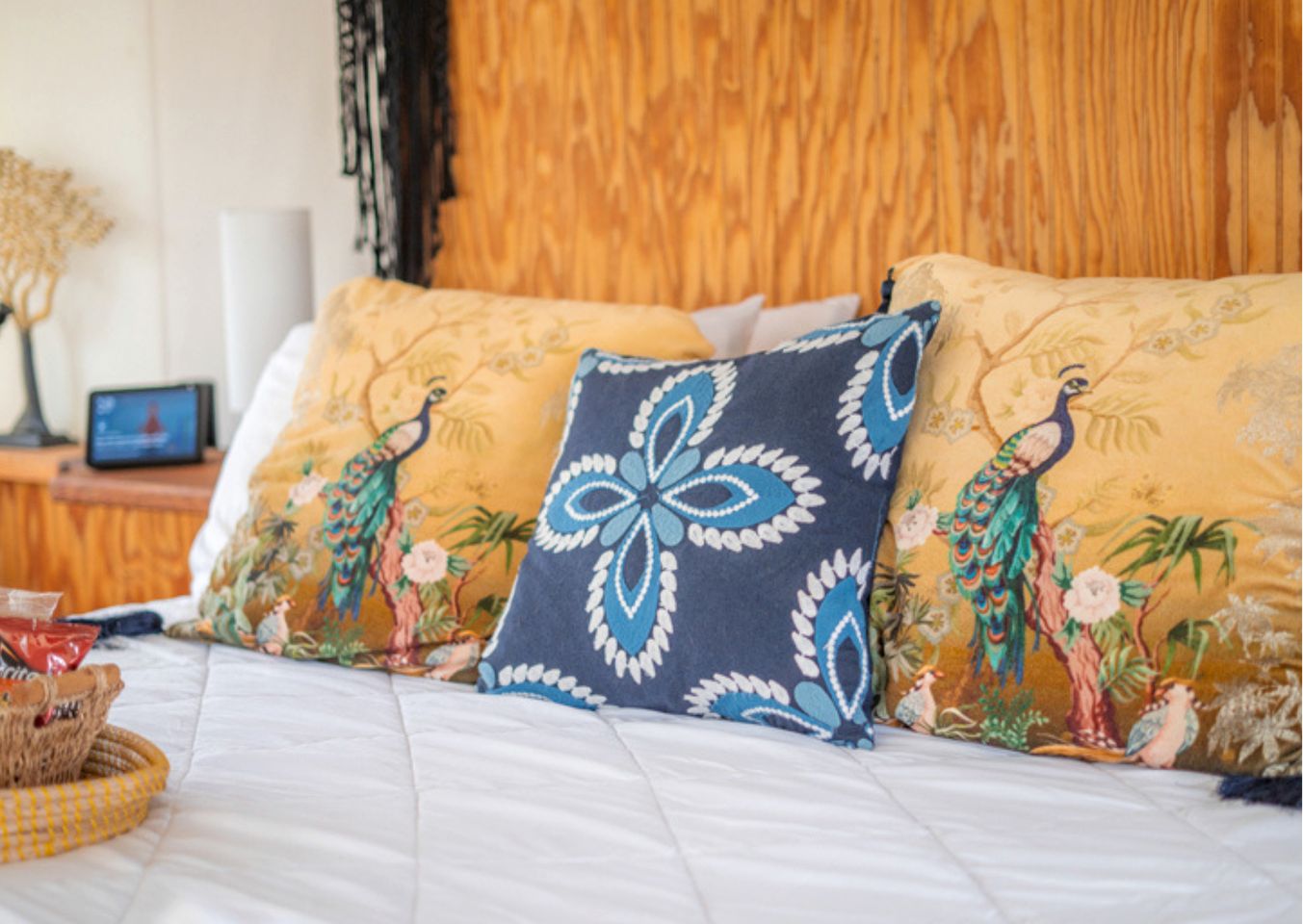 Serene Glampominium Escape with Outdoor & Indoor Showers in Cottonwood Shores, Texas