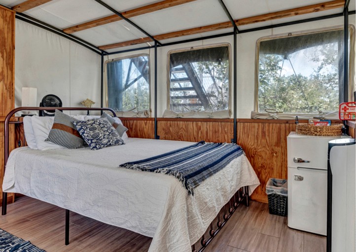 Safari Tents (United States of America, Cottonwood Shores, Texas)