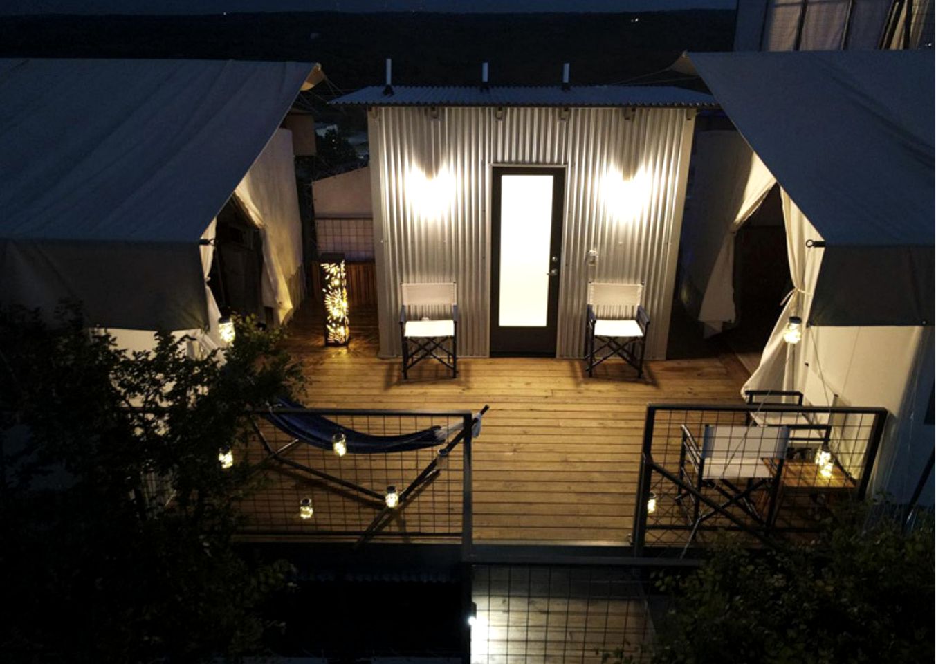 Serene Glampominium Escape with Outdoor & Indoor Showers in Cottonwood Shores, Texas