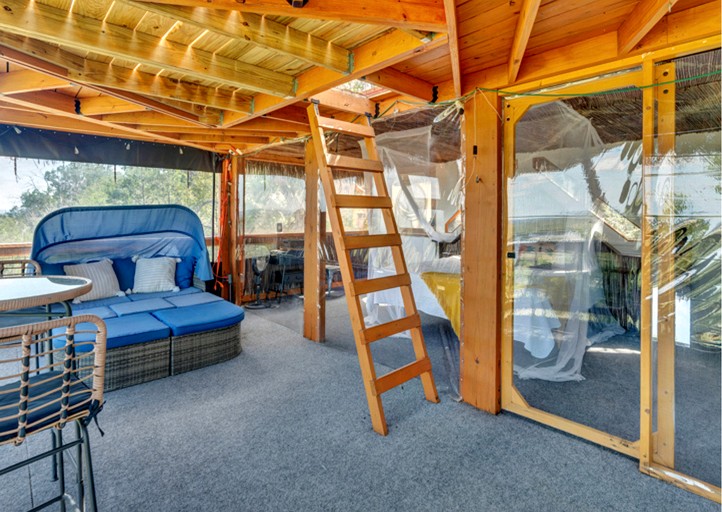 Tree Houses (United States of America, Cottonwood Shores, Texas)