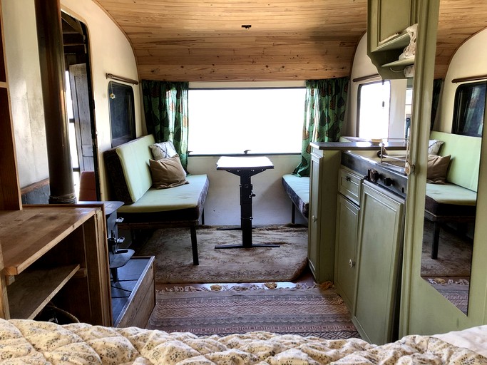 Cabins (Portugal, --, --)