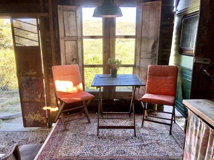 Cabins (Portugal, --, --)