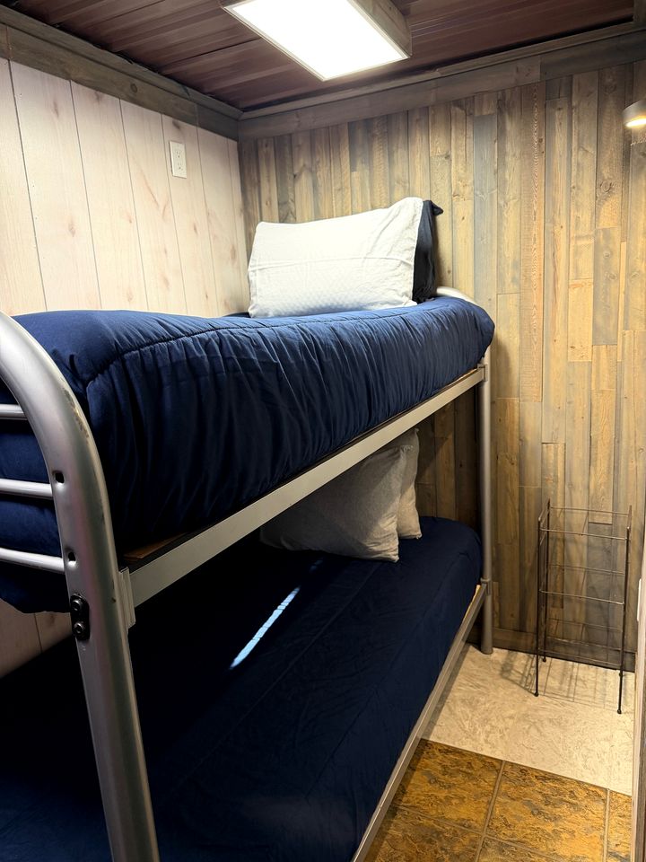 Charming Minimalist Cabin Escape with Modern Essentials in Seward, Alaska