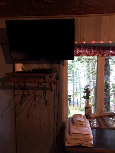 Tree Houses (United States of America, North Pole, Alaska)