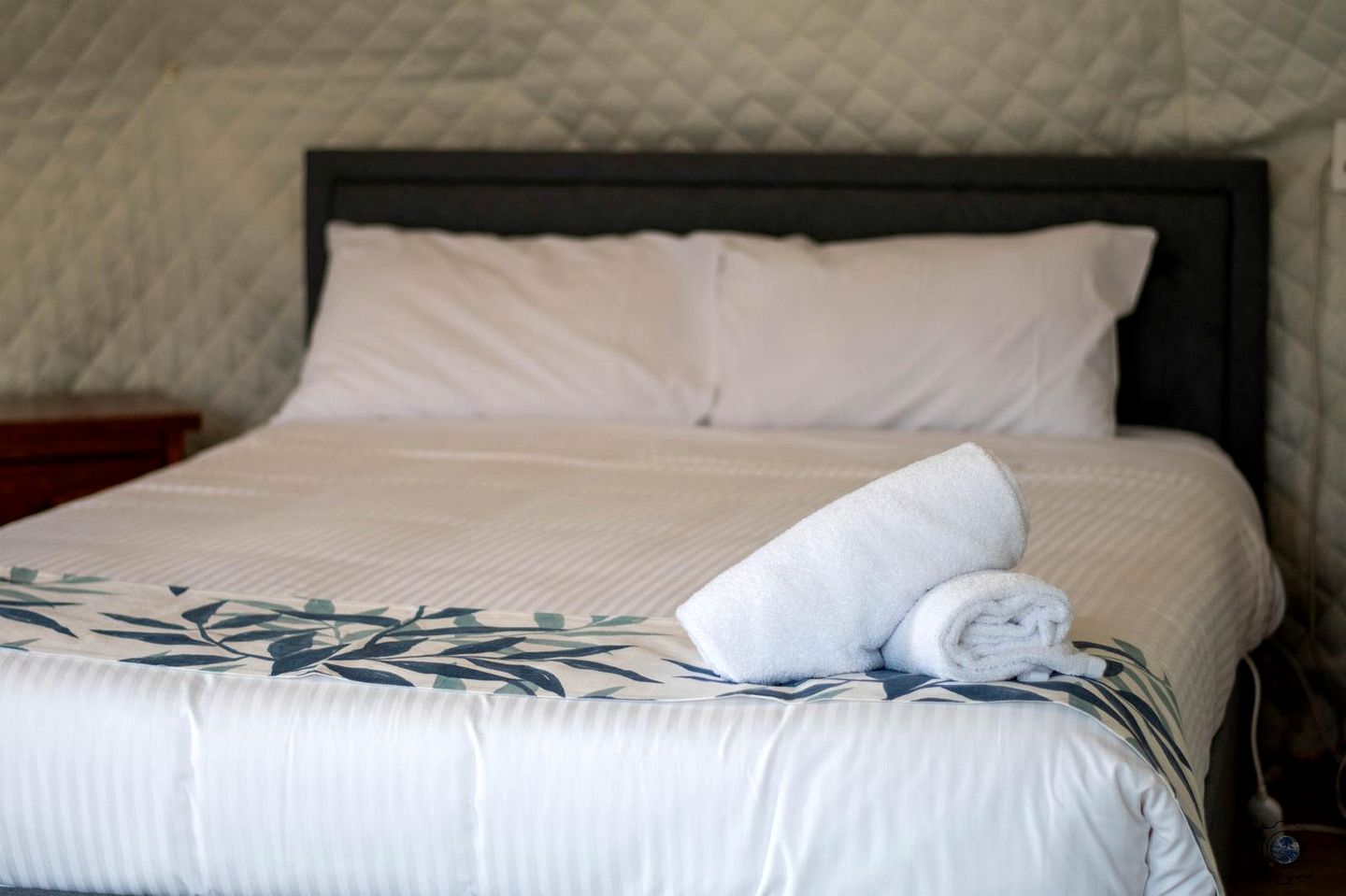 Serene Luxury Glamping Domes with Panoramic Sunrise Views near Balmattum, Victoria