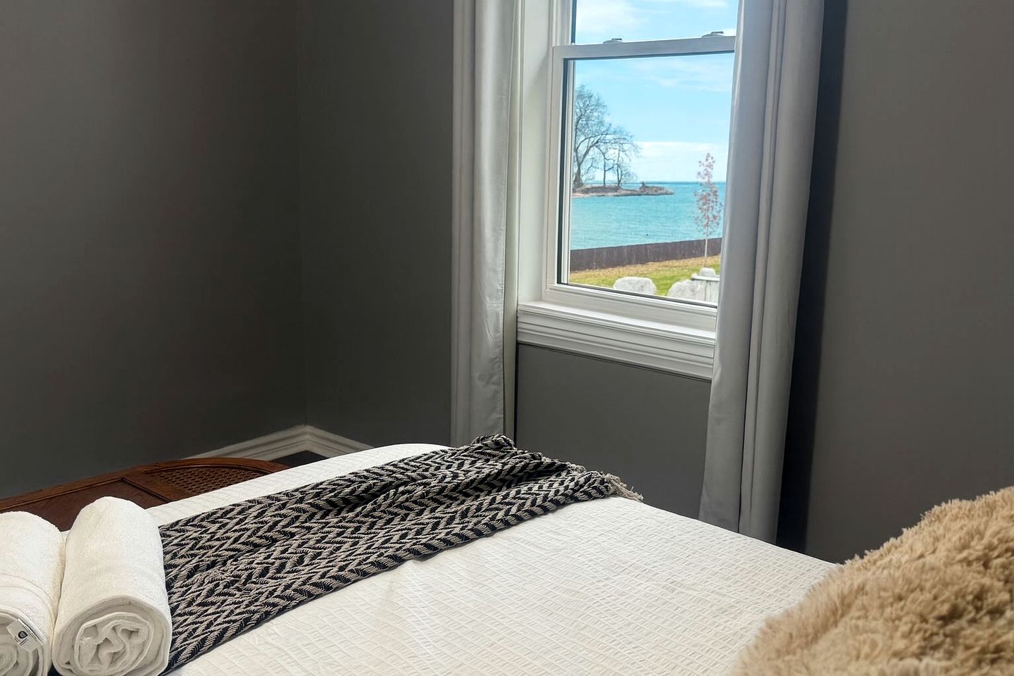 Scenic Waterfront Getaway Steps from a Historic Lighthouse in Ontario, Canada