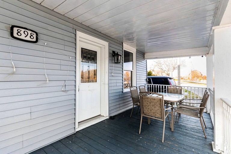 Cottages (Canada, Dunnville, Ontario)
