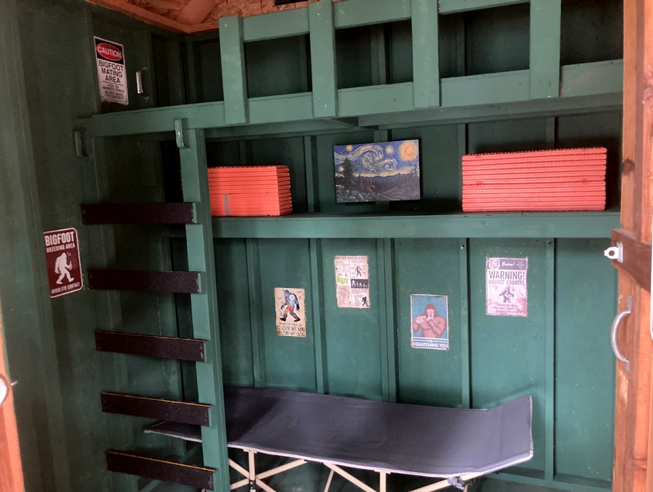 Scenic Off-Grid Campsite Overlooking Crystal Clear Lake in Sagle, Idaho