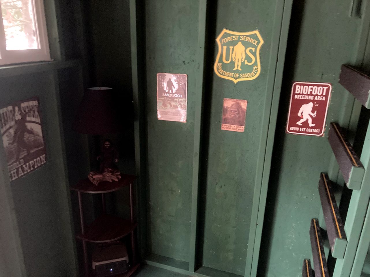 Scenic Off-Grid Campsite Overlooking Crystal Clear Lake in Sagle, Idaho