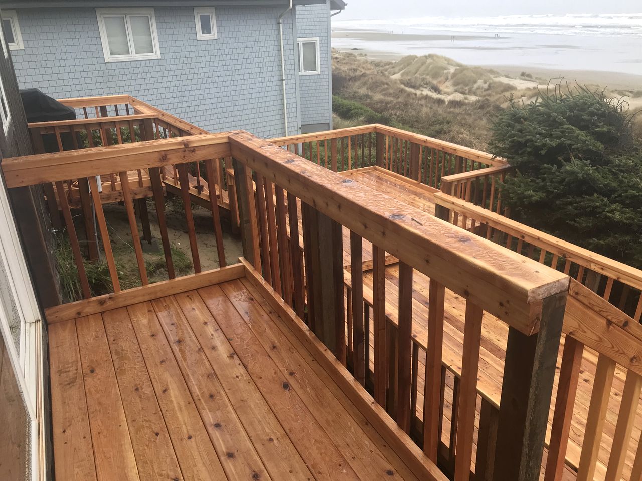 Rustic Beachfront Escape with Fireplace, Views & Pet-Friendly Stay in Florence, Oregon