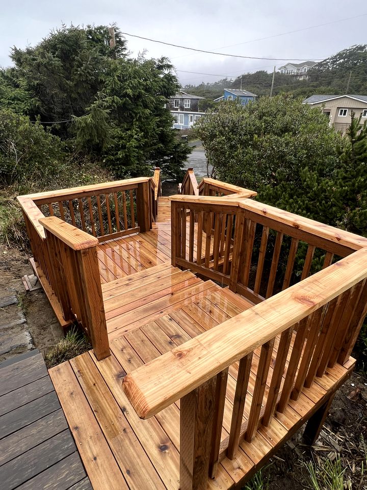 Rustic Beachfront Escape with Fireplace, Views & Pet-Friendly Stay in Florence, Oregon