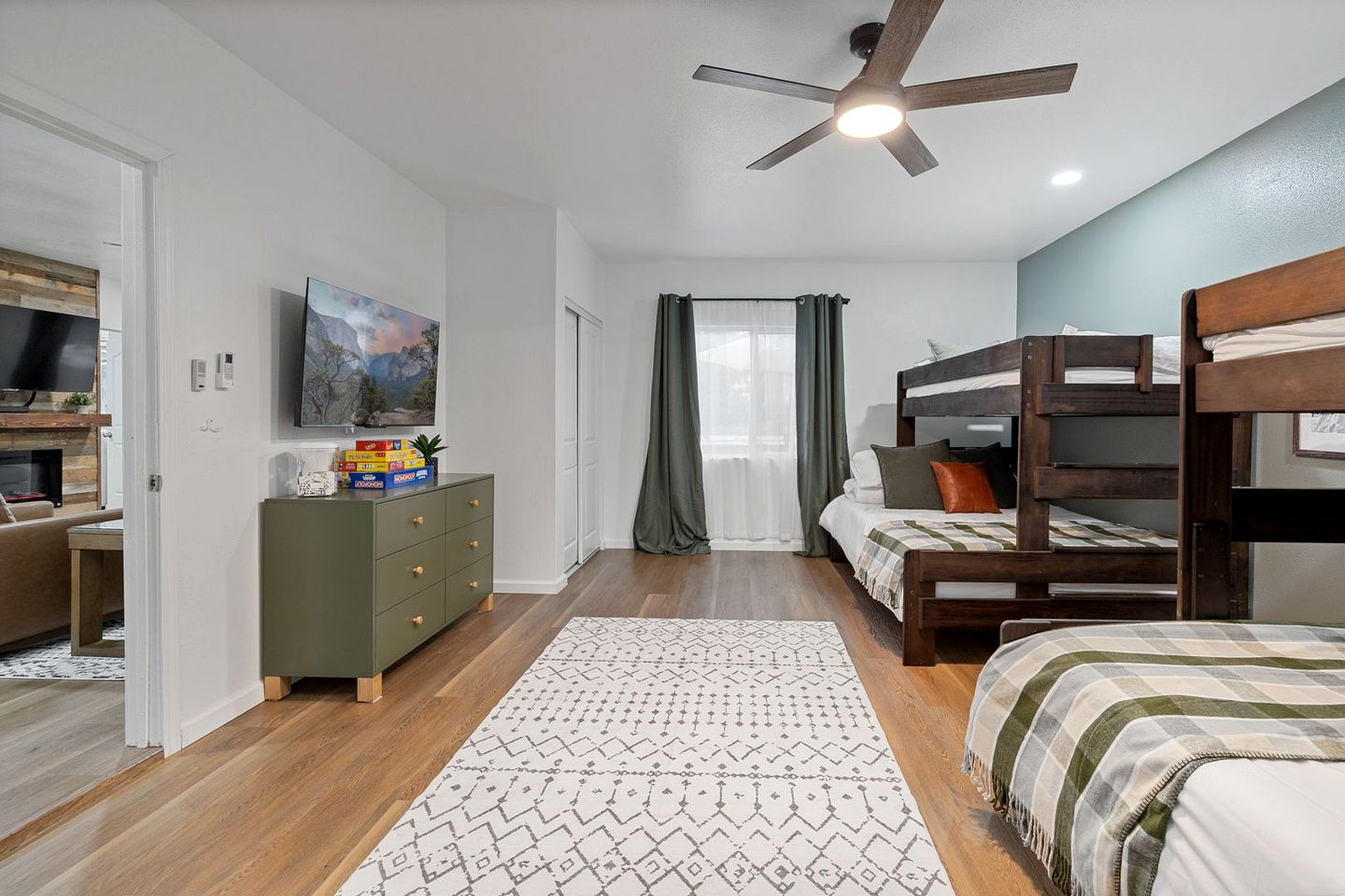 Luxury Mountain Retreat with Stargazing Dome, Hot Tub & Game Room in Oakhurst, California