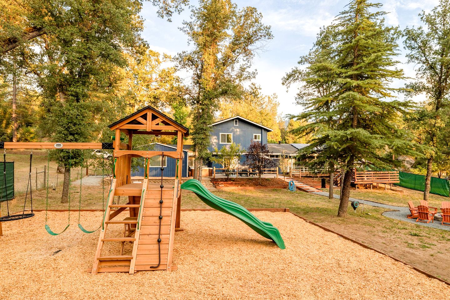Luxury Mountain Retreat with Stargazing Dome, Hot Tub & Game Room in Oakhurst, California