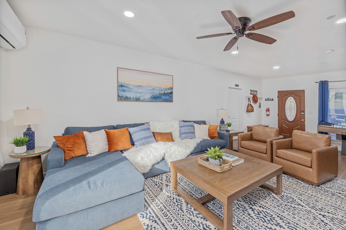 Luxury Mountain Retreat with Stargazing Dome, Hot Tub & Game Room in Oakhurst, California