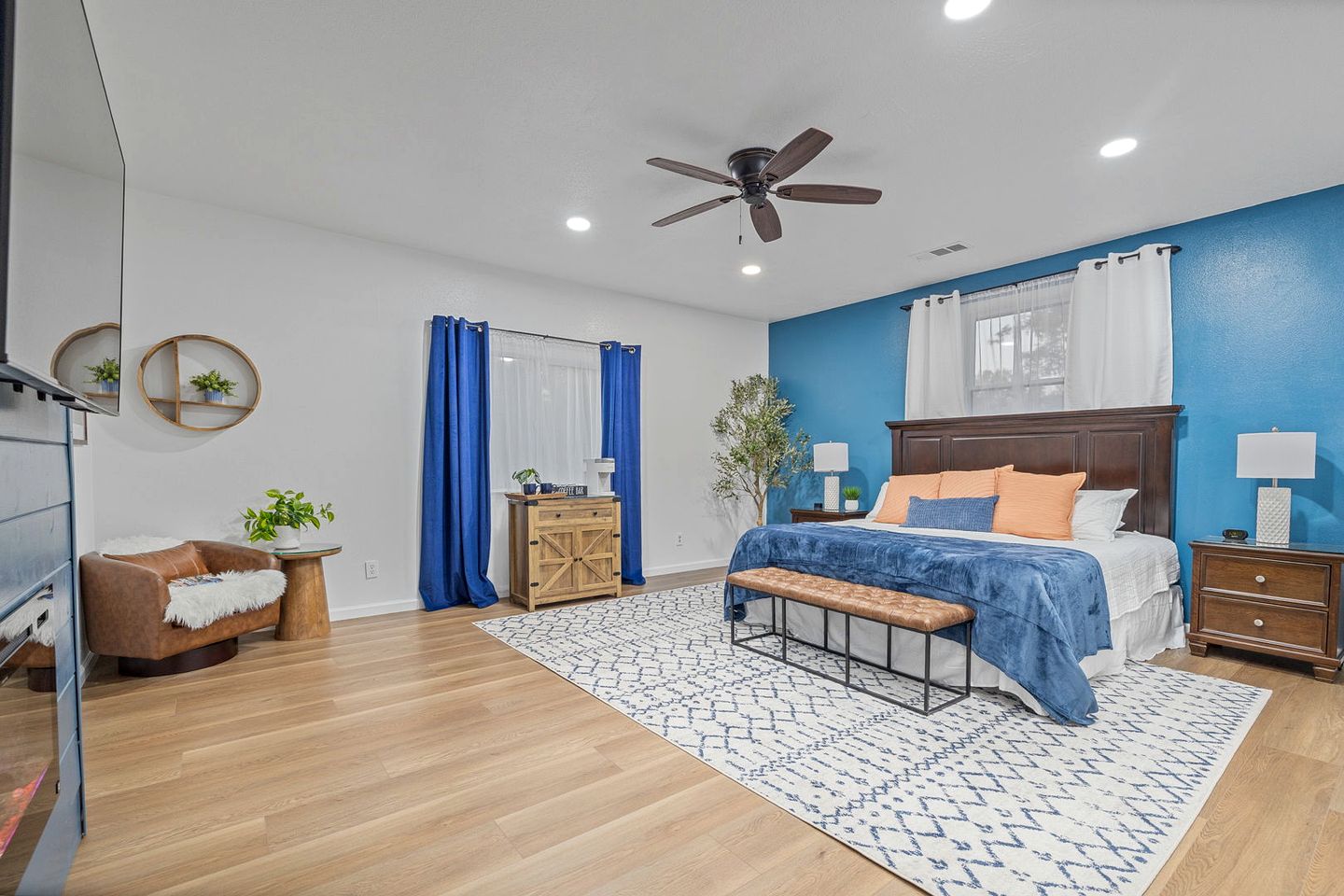 Luxury Mountain Retreat with Stargazing Dome, Hot Tub & Game Room in Oakhurst, California
