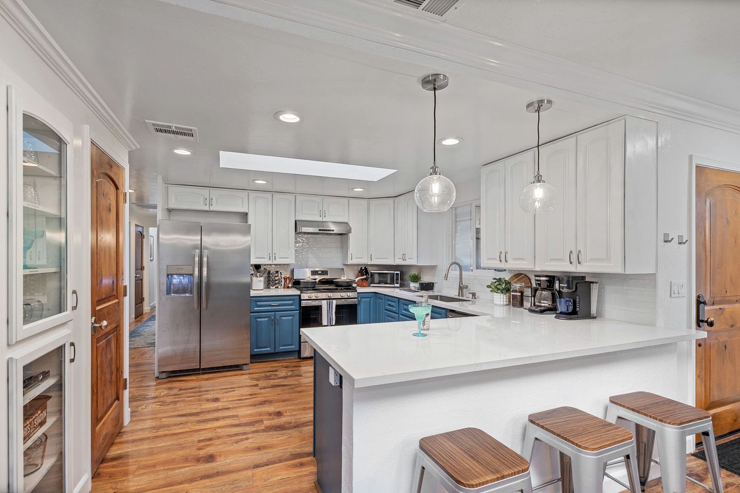 Luxury Mountain Retreat with Stargazing Dome, Hot Tub & Game Room in Oakhurst, California
