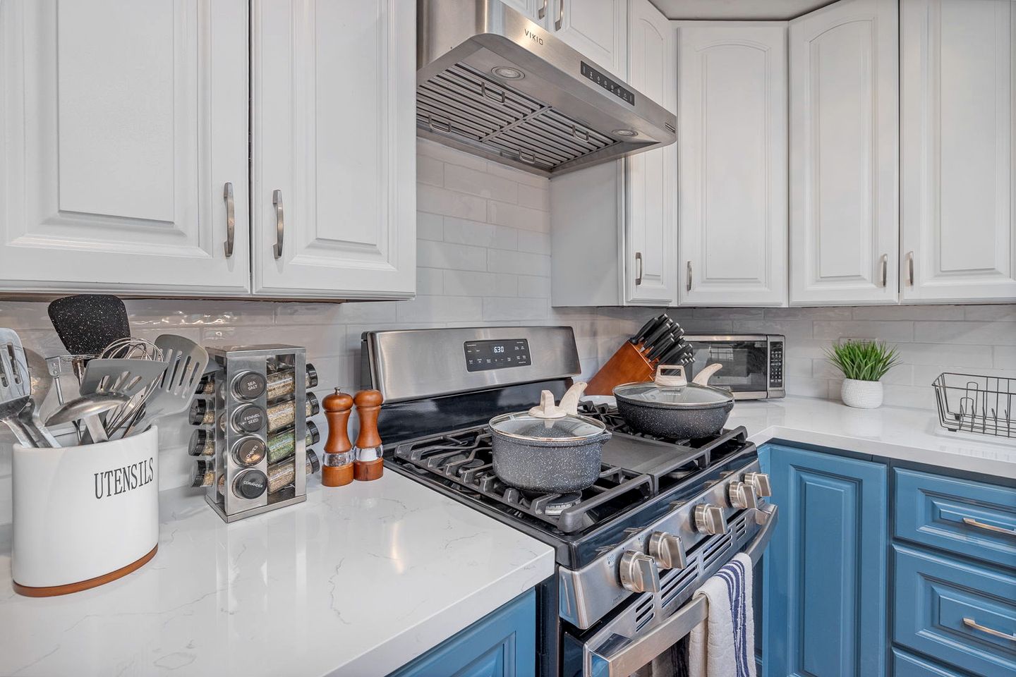 Luxury Mountain Retreat with Stargazing Dome, Hot Tub & Game Room in Oakhurst, California