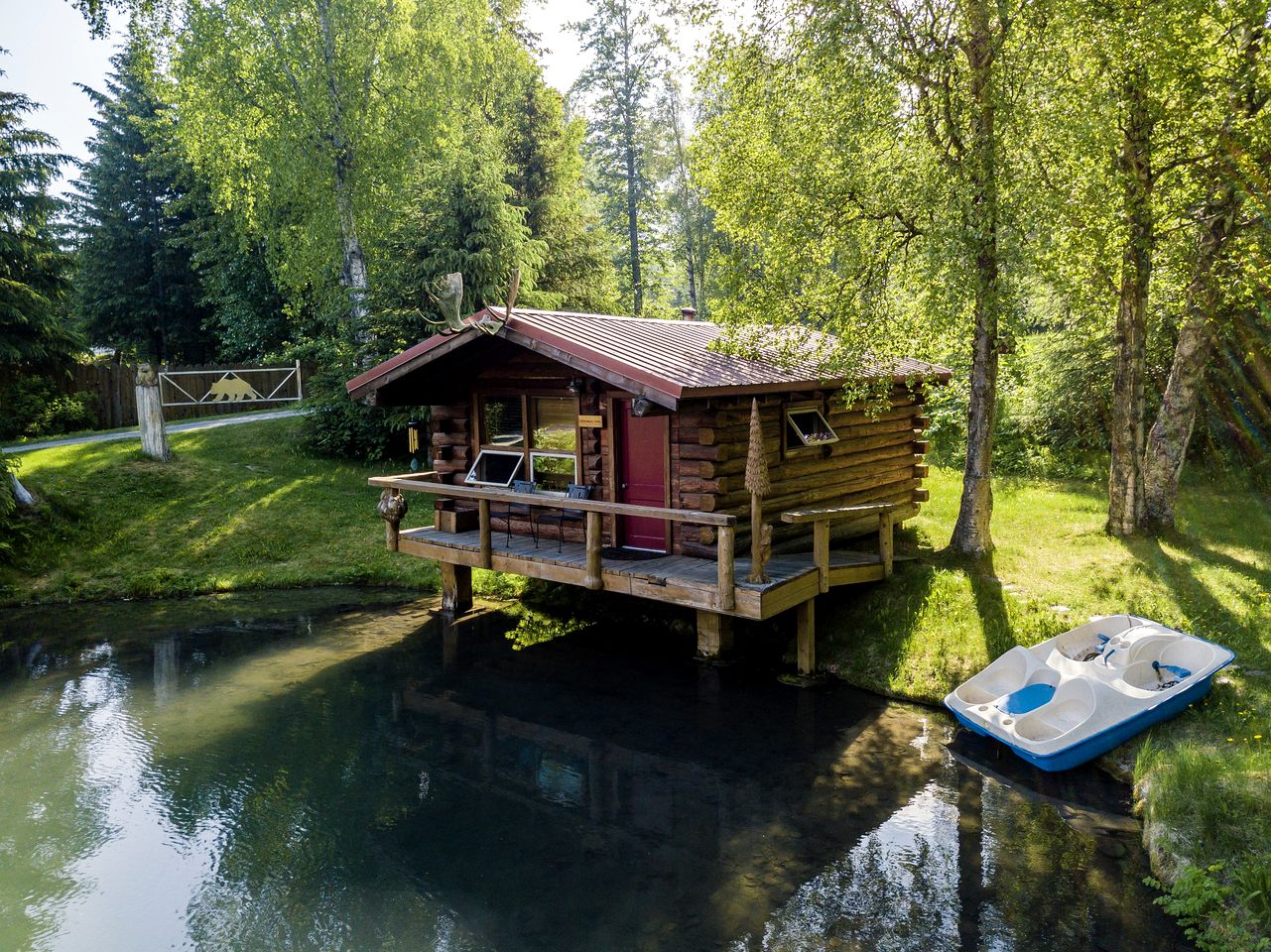 Authentic Lakeside Dry Cabin with Private Bear Creek Pond Access Near Hope, Alaska