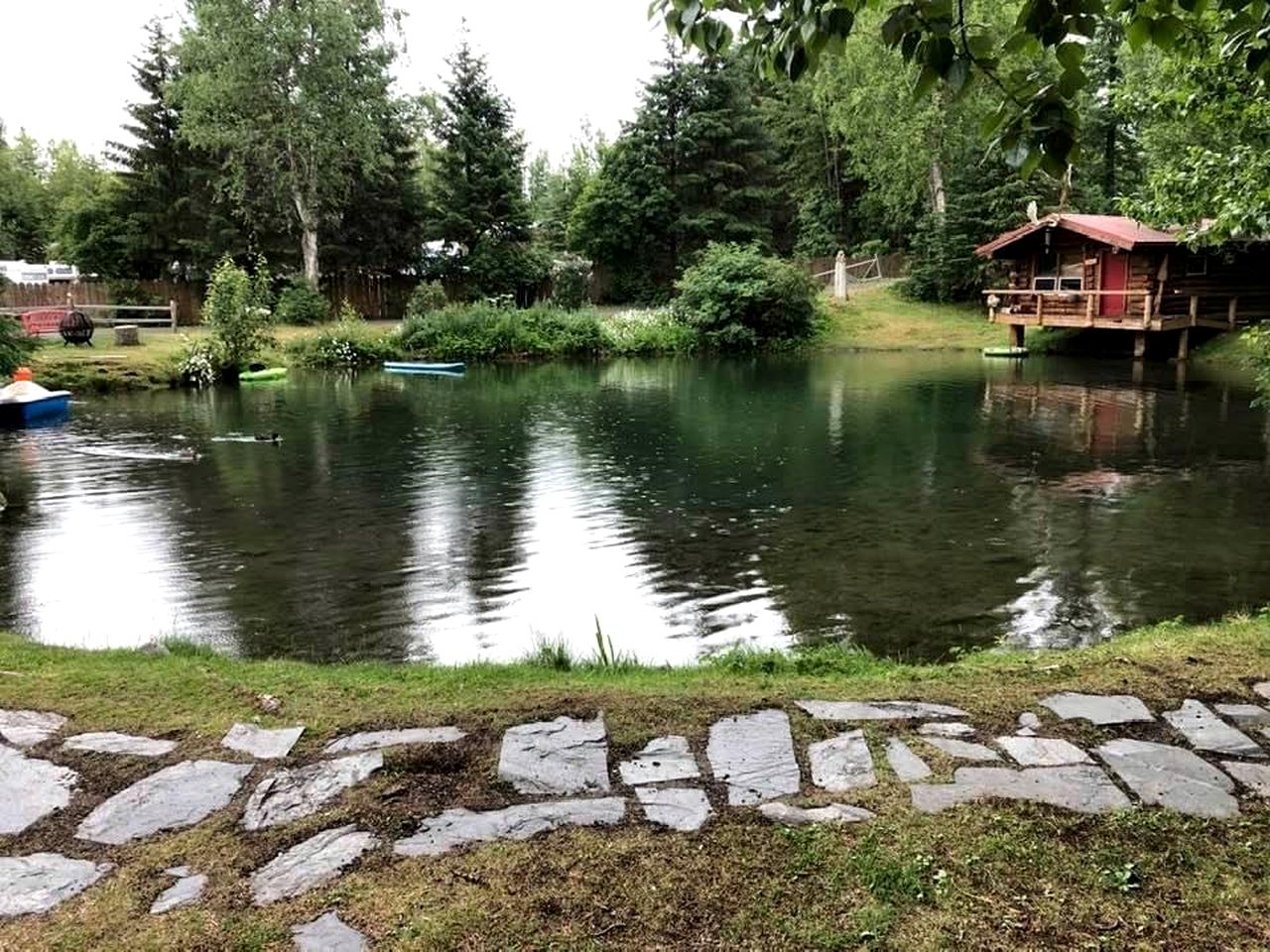 Quaint Private Cabin with Creek & Pond Views Near Bear Creek, Hope Alaska