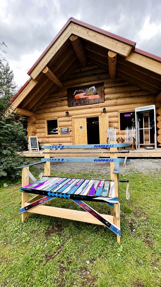 Spacious Family-Friendly Cabin with Bear Creek Pond Access Near Turnagain Arm, Hope Alaska