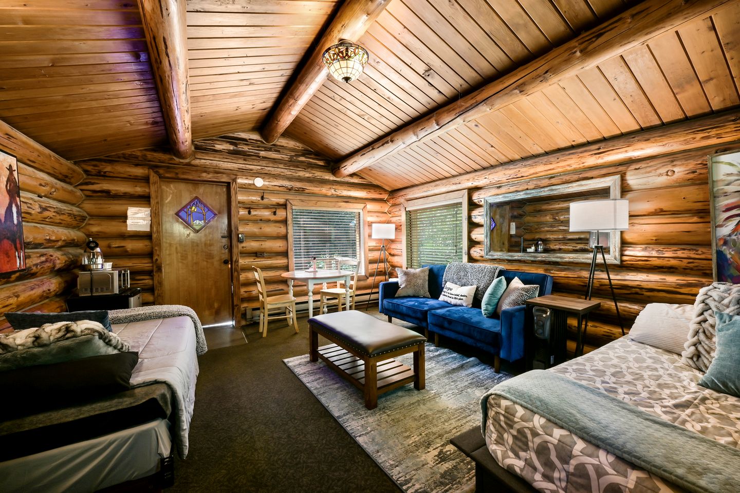 Spacious Family-Friendly Cabin with Bear Creek Pond Access Near Turnagain Arm, Hope Alaska