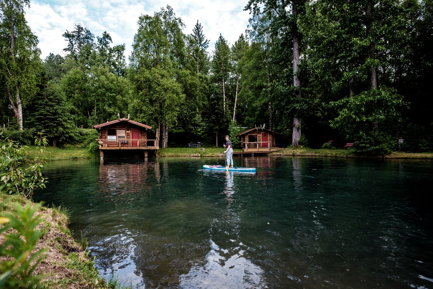 Spacious Family-Friendly Cabin with Bear Creek Pond Access Near Turnagain Arm, Hope Alaska