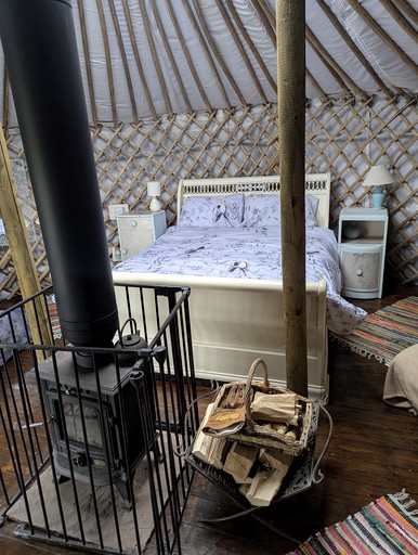 Yurts (United Kingdom, Farthinghoe, England)