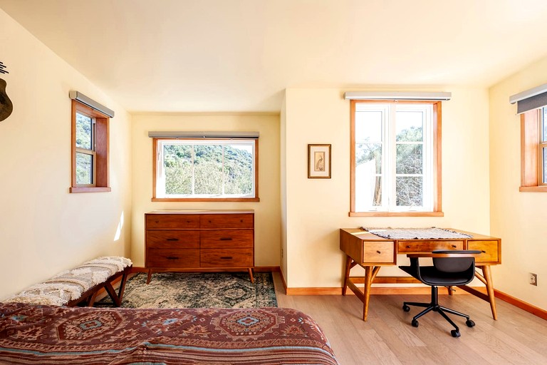 Cabins (United States of America, Topanga, California)