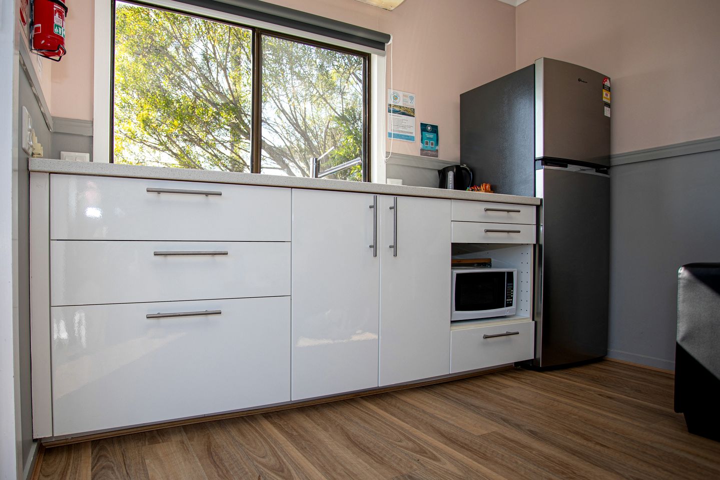 Romantic Waterfront Suite Rentals with Modern Interior near Huskisson, New South Wales