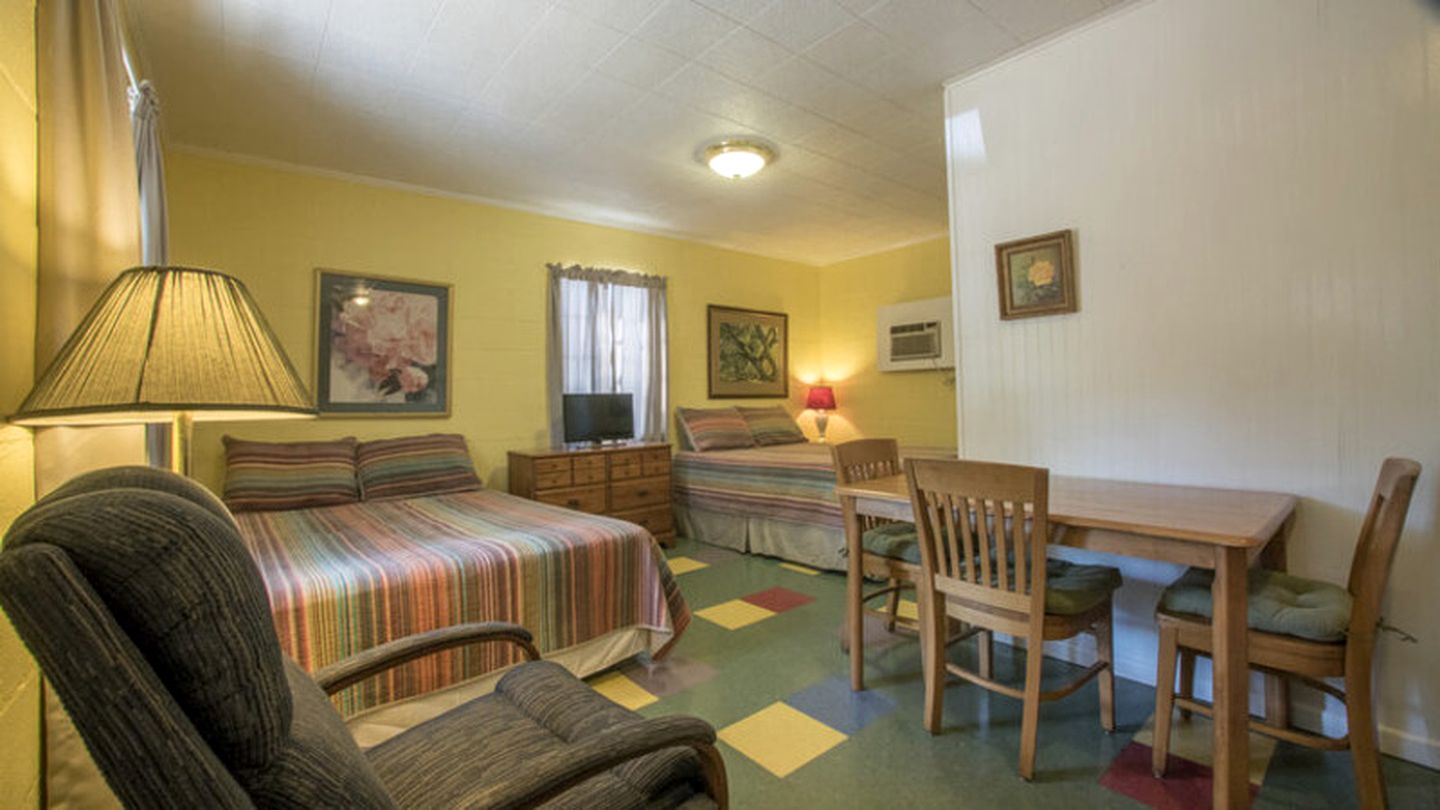 Family-Friendly Cabin Rental on Lake Lyndon B. Johnson in Kingsland, Texas