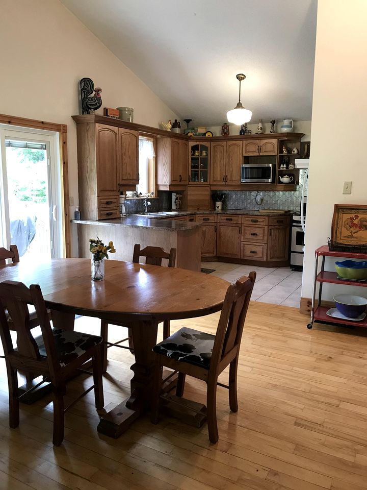 Peaceful Country Glamping Rental with Two Ponds near Mississauga, Ontario