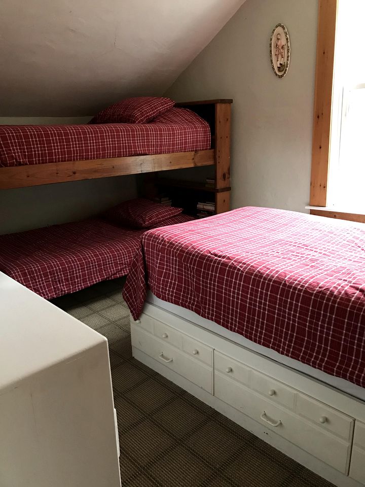 Peaceful Country Glamping Rental with Two Ponds near Mississauga, Ontario
