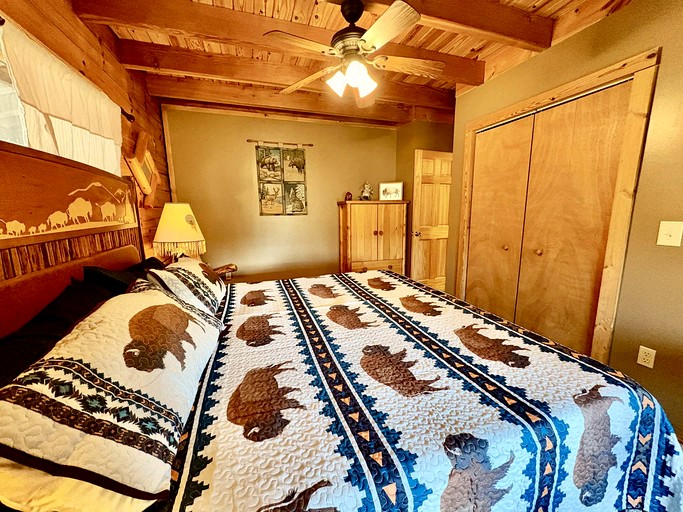 Cabins (United States of America, Clyde, North Carolina)